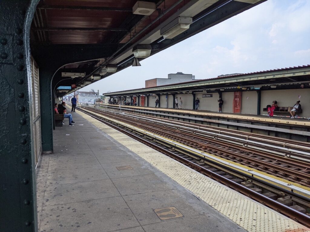 Gates Avenue station accessibility upgrade